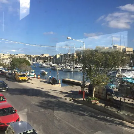 Seafront Between Valletta And Sliema Appartement Msida