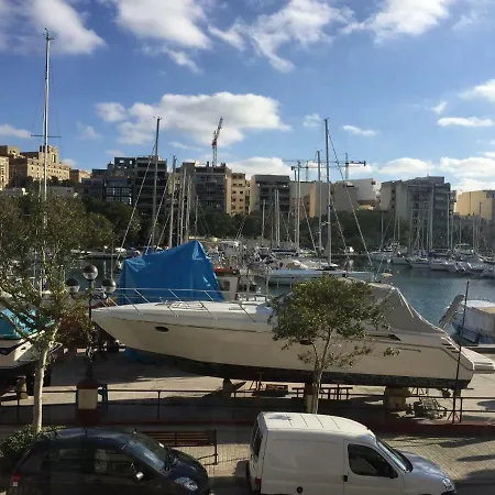 Seafront Between Valletta And Sliema