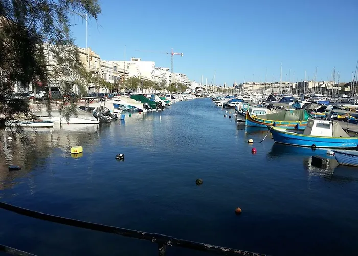 Seafront Between Valletta And Sliema Appartement