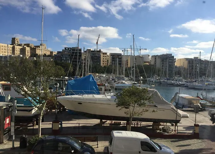 Seafront Between Valletta And Sliema